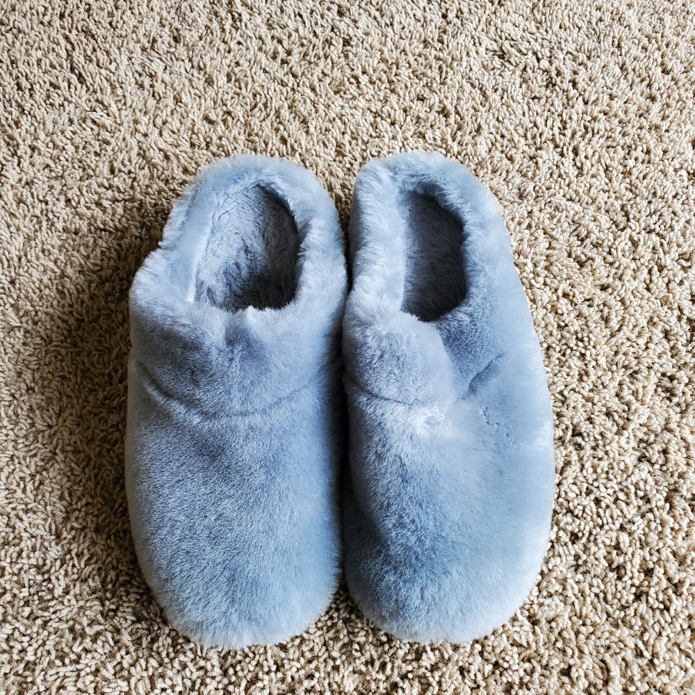 Giesswein fuzzy slippers